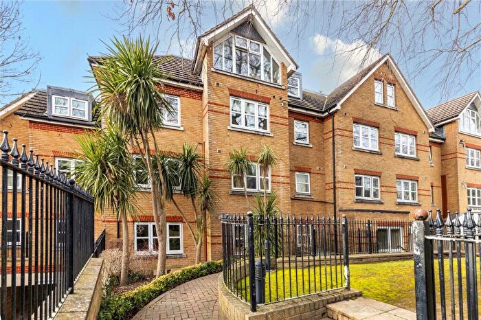 2 Bedroom Apartment For Sale In Birdhurst Road, South Croydon, CR2