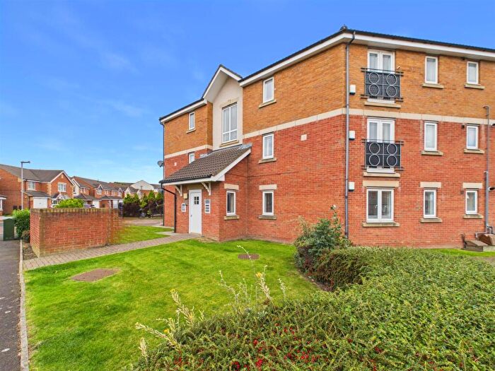 2 Bedroom Flat For Sale In Foster Drive, St James Village, Gateshead, NE8