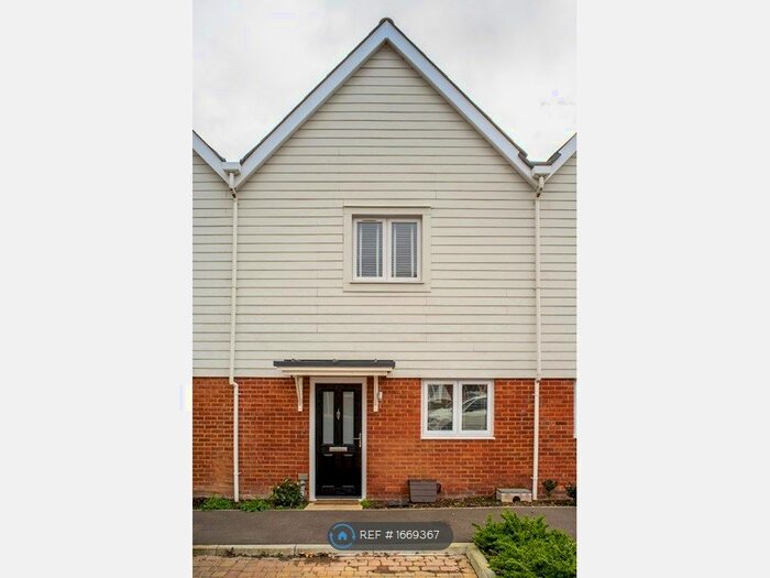 3 Bedroom Terraced House To Rent In Matthews Close, Snodland, ME6