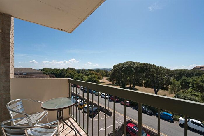 2 Bedroom Flat For Sale In Beach Road, Weston-Super-Mare - No Chain!, BS23