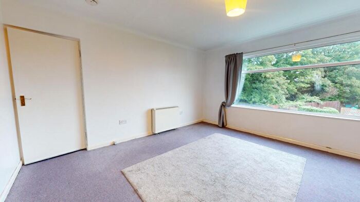 2 Bedroom Flat To Rent In Clos Treoda, Whitchurch, Cardiff, CF14