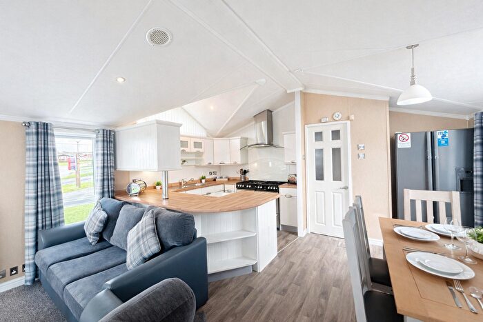 2 Bedroom Lodge For Sale In Ilfracombe, EX34