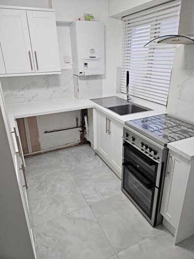 1 Bedroom Flat To Rent In Douglas Crescent, Hayes, UB4