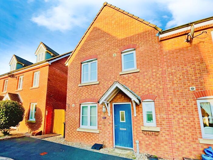 3 Bedroom End Of Terrace House To Rent In Clos Cwm Golau, Merthyr Tydfil, CF47