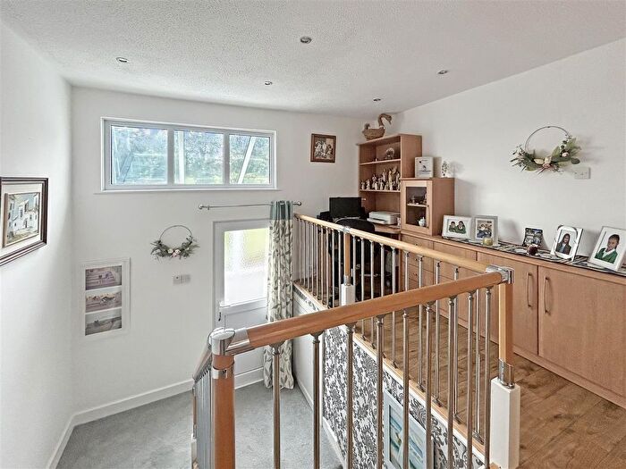4 Bedroom Detached House For Sale In Chudleigh, Newton Abbot, TQ13