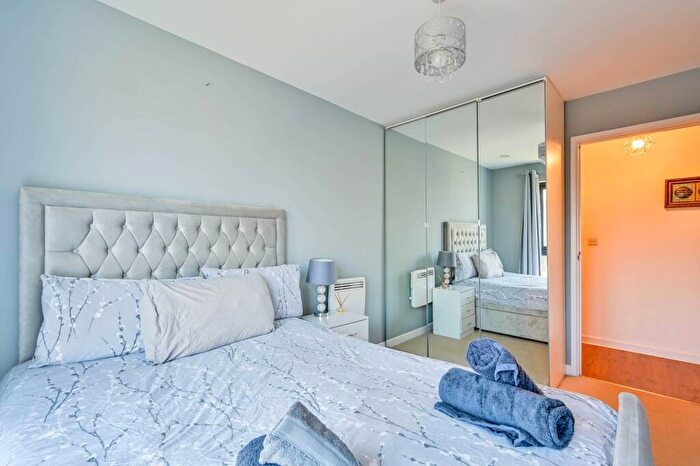 2 Bedroom Flat To Rent In Guildford Road, Woking, GU22