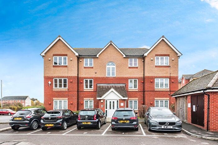 1 Bedroom Flat For Sale In Twickenham Close, Swindon, Wiltshire, SN3