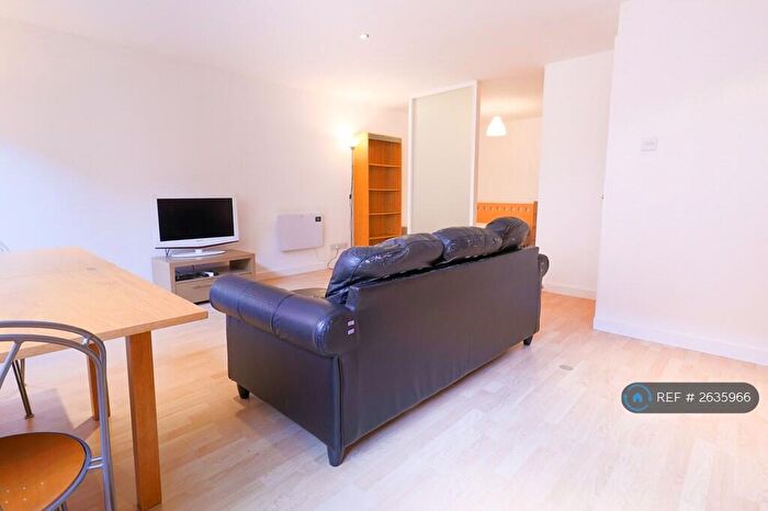 1 Bedroom Flat To Rent In Park Place, Leeds, LS1