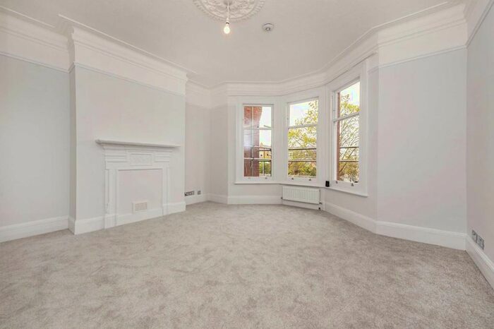 1 Bedroom Flat To Rent In Radbourne Road, London, SW12