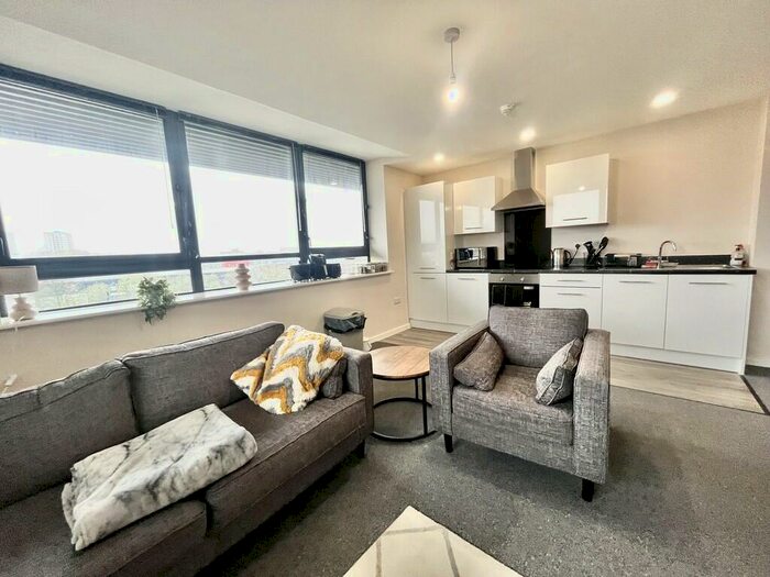 2 Bedroom Apartment To Rent In Balmoral House, Windsor Street, M5