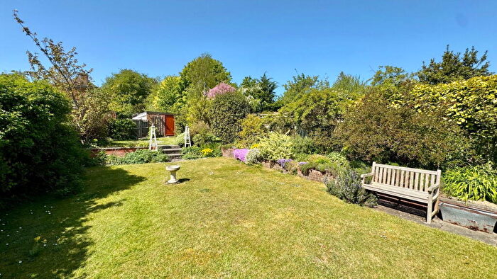 3 Bedroom Detached House For Sale In Churn Road, Compton, Newbury, RG20
