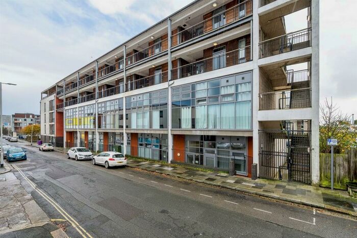 2 Bedroom Apartment For Sale In George Place, Plymouth, PL1