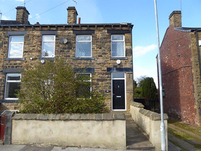 2 Bedroom End Of Terrace House To Rent In Finkle Lane, Gildersome, Leeds, LS27