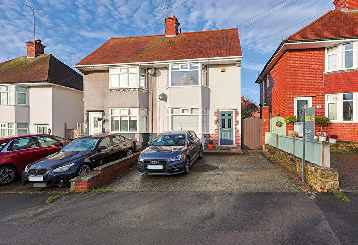 2 Bedroom Semi Detached House For Sale In Brookbank Avenue, Chesterfield, S40