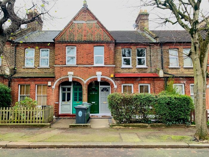 3 Bedroom Flat To Rent In Warner Road, London, E17