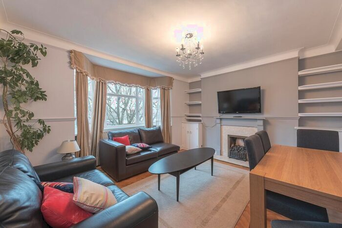 2 Bedroom Flat To Rent In Colney Hatch Lane, N10
