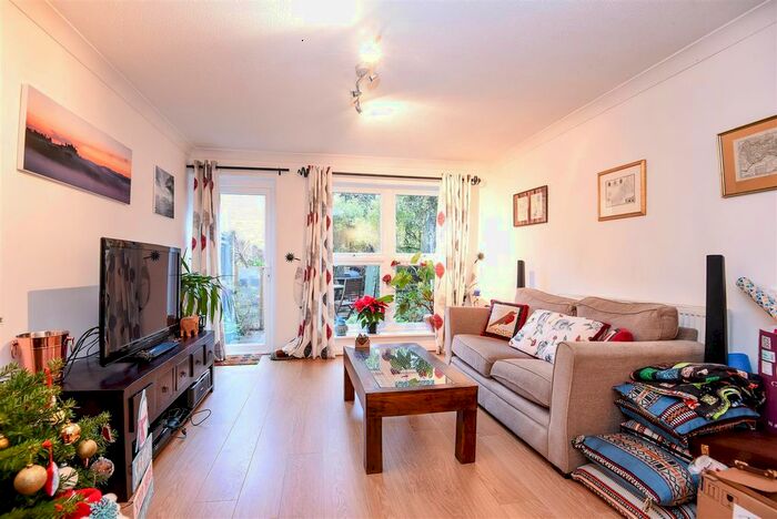 2 Bedroom Maisonette To Rent In Holm Oak Close, London, SW15