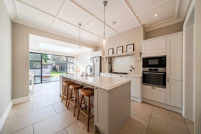 6 Bedroom Semi Detached House For Sale In Drewstead Road, Streatham, London, SW16