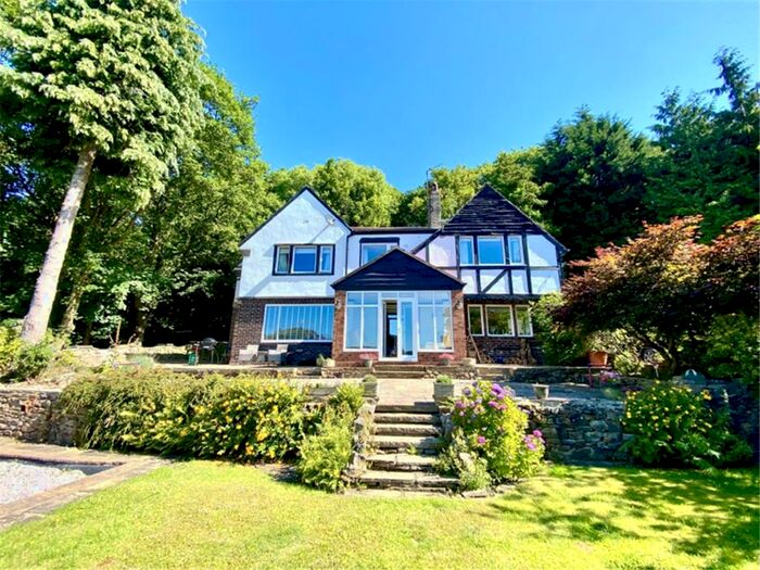 3 Bedroom Detached House For Sale In Elam Wood Road, Riddlesden, Keighley, BD20