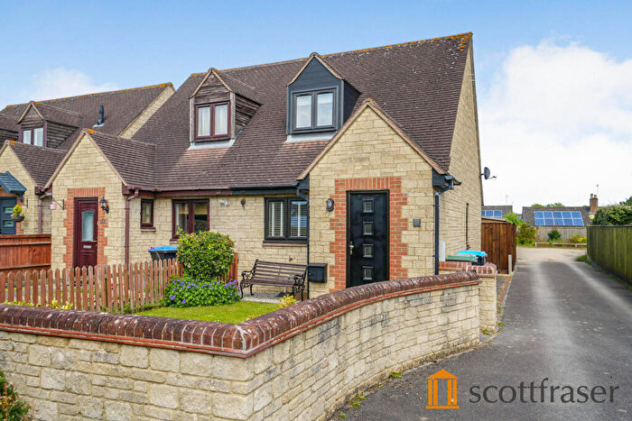 2 Bedroom Semi-Detached House To Rent In Burford Road, Carterton, OX18