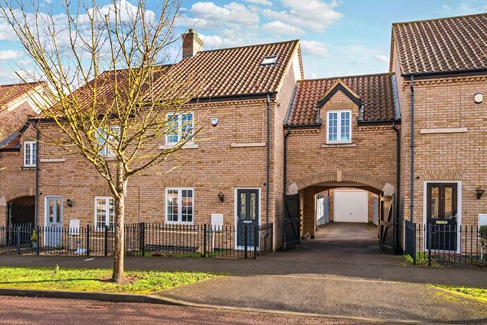 4 Bedroom Semi Detached House For Sale In Hardy Way, Fairfield, SG5