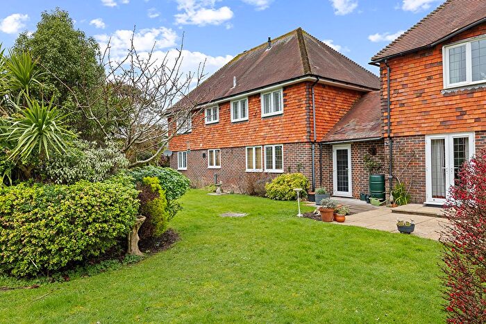 2 Bedroom Flat For Sale In Tithe Barn Court, Aldwick Bay Estate, Aldwick, West Sussex, PO21