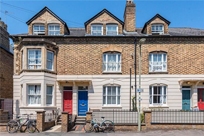 1 Bedroom Apartment To Rent In Walton Crescent, Oxford, Oxfordshire, OX1