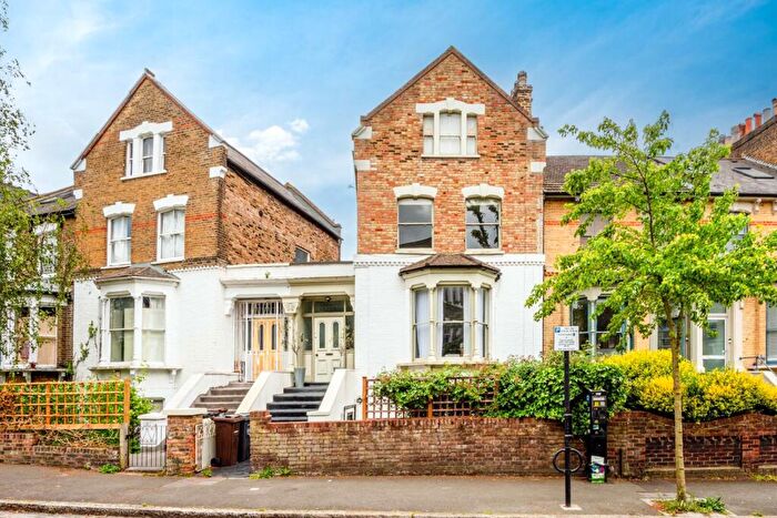 2 Bedroom Flat For Sale In St. Mark's Rise, E8