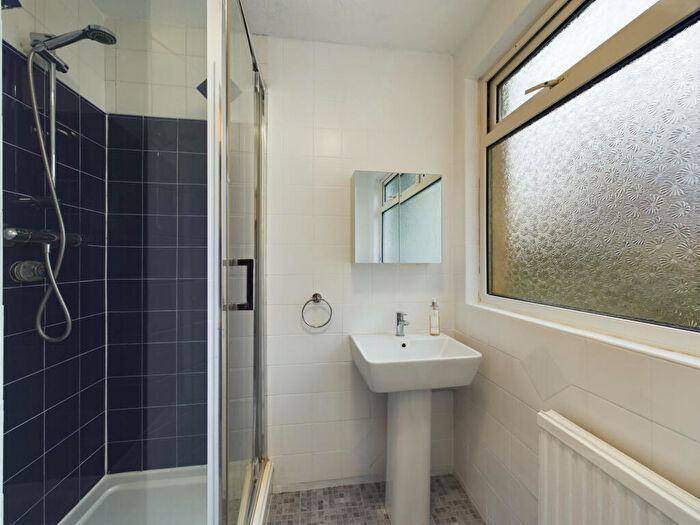 2 Bedroom Apartment To Rent In Queen Anne Avenue, Bromley, Kent, BR2