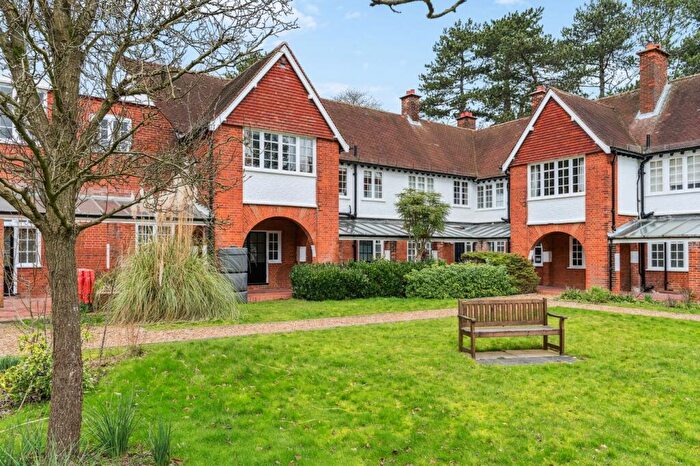 2 Bedroom Apartment For Sale In Sollershott East, Letchworth Garden City, SG6