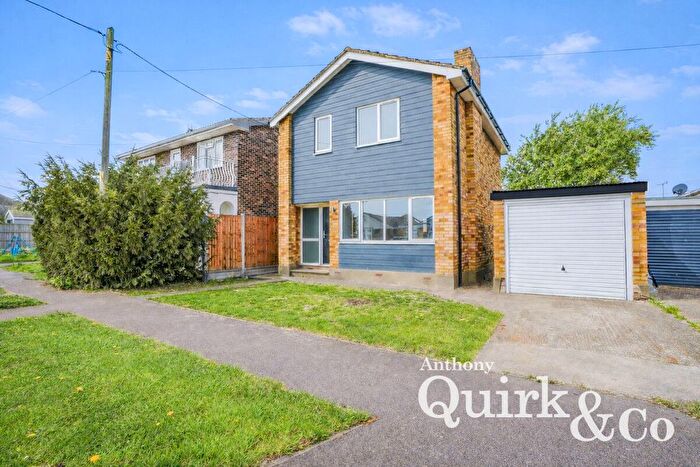 3 Bedroom Detached House For Sale In Handel Road, Canvey Island, SS8