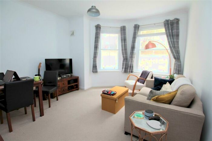 1 Bedroom Flat To Rent In St Aubyns, Hove, BN3