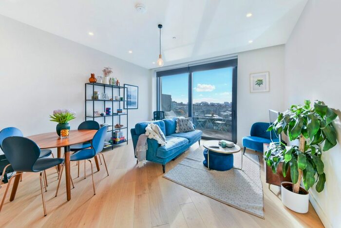 1 Bedroom Flat To Rent In Wood Crescent, London, W12