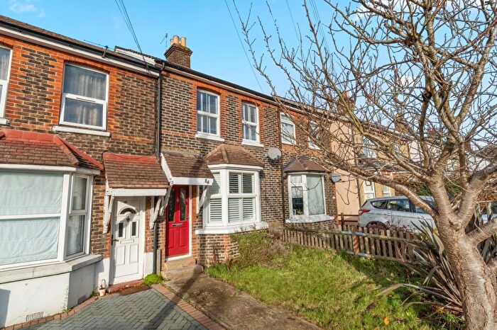 3 Bedroom Terraced House For Sale In St Johns Road, Redhill, RH1