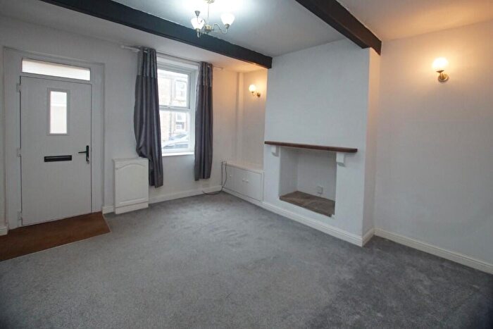 2 Bedroom Terraced House To Rent In **Available Now!** Victoria Street, Glossop, SK13