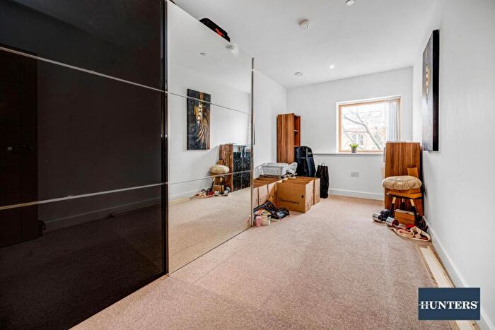 2 Bedroom Apartment To Rent In Kingsland Road, Shoreditch, E2