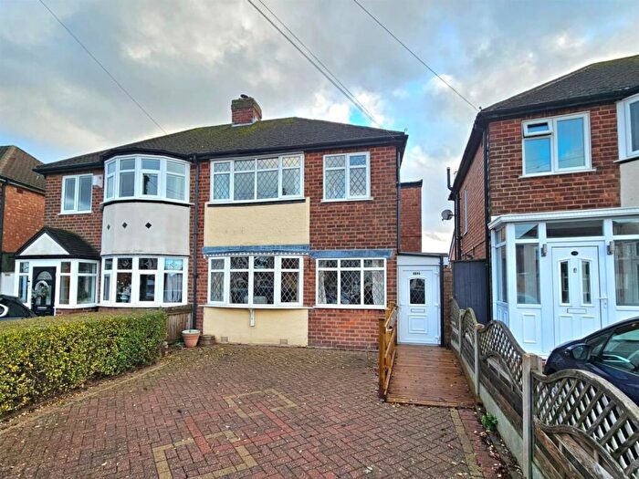 3 Bedroom Semi Detached House For Sale In Jillcot Road, Solihull, B92
