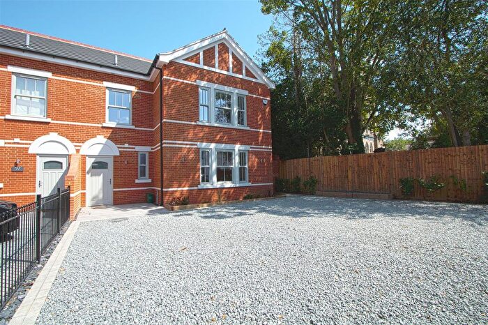 5 Bedroom Semi-detached House For Sale In Chapel Street, Billericay, CM12