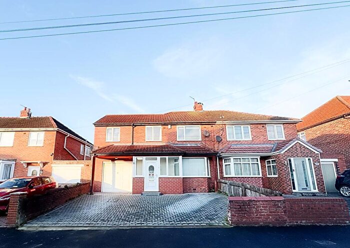 4 Bedroom Semi-Detached House For Sale In Hardy Grove, Wallsend, NE28