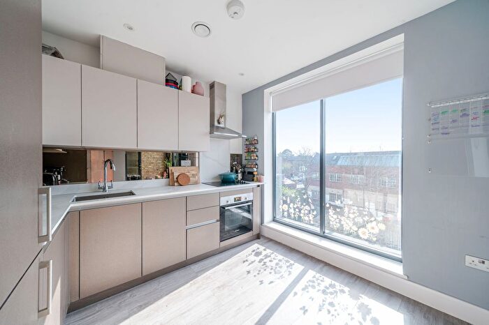 1 Bedroom Flat For Sale In Fairbridge Road, London, N19