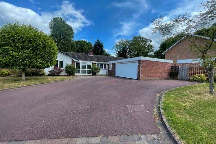 5 Bedroom Bungalow To Rent In White House Way, Solihull, B91