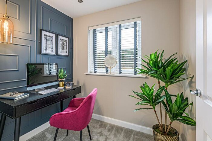 4 Bedroom Detached House For Sale In Bannerman Cruick, Edinburgh, EH17