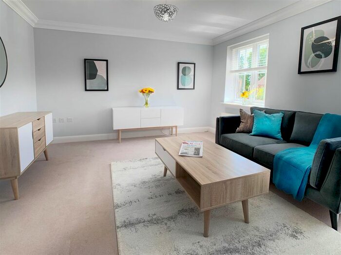 3 Bedroom Property To Rent In The Vineyard, Richmond, TW10