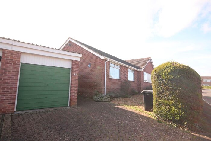 2 Bedroom Semi Detached Bungalow For Sale In Inwood Road, Bridgwater, TA6