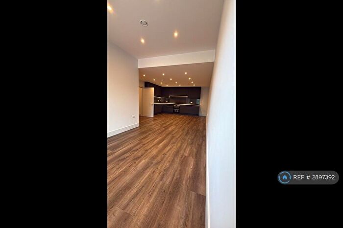 2 Bedroom Flat To Rent In Magpie Hall Road, Chatham, ME4
