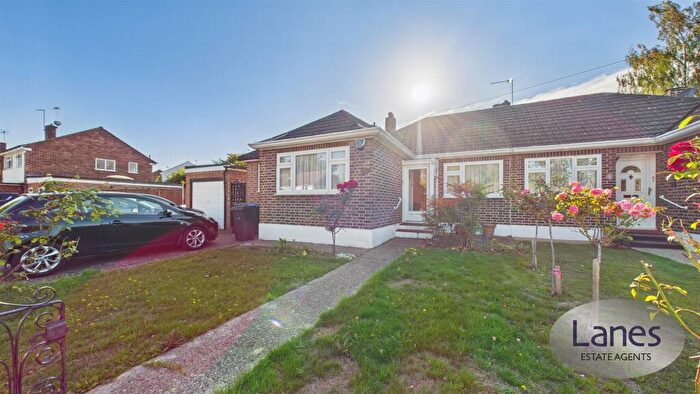 2 Bedroom Semi-Detached Bungalow For Sale In Monks Road, Enfield, EN2