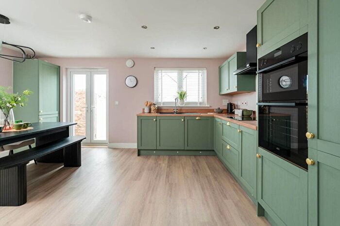 3 Bedroom Semi-Detached House For Sale In St. Marys Grove, Nailsea, BS48