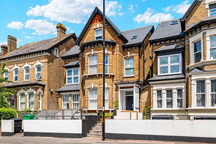 2 Bedroom Flat For Sale In Croham Road, South Croydon, CR2