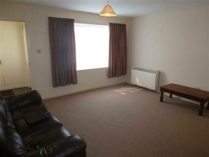 1 Bedroom Flat To Rent In Thatcham Close, Yeovil, BA21