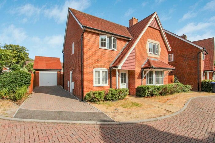 4 Bedroom Detached House To Rent In Sanditon Way, Worthing, BN14